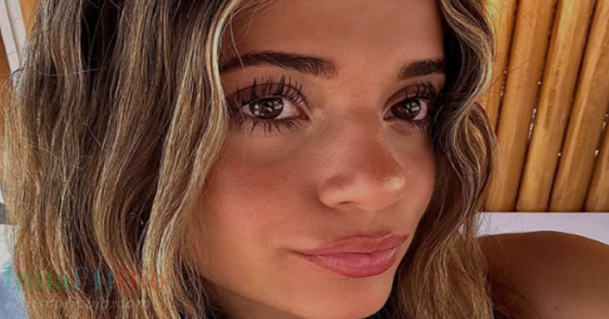 kayla manousselis age